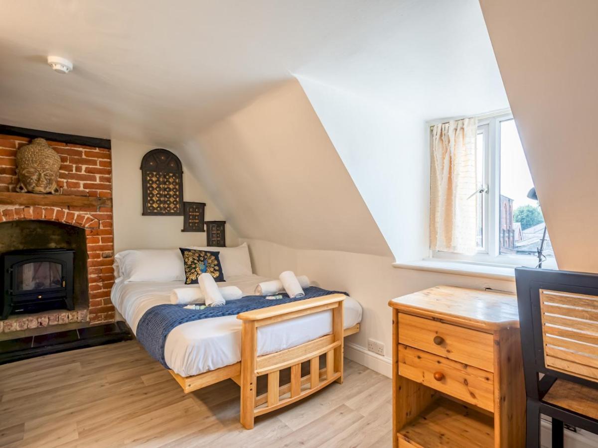 Pass The Keys Renovated Apartment In The Centre Of Canterbury Exterior foto